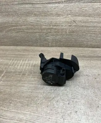 BMW 7 E65 E66 Air flap motor/actuator 6935077 B3250