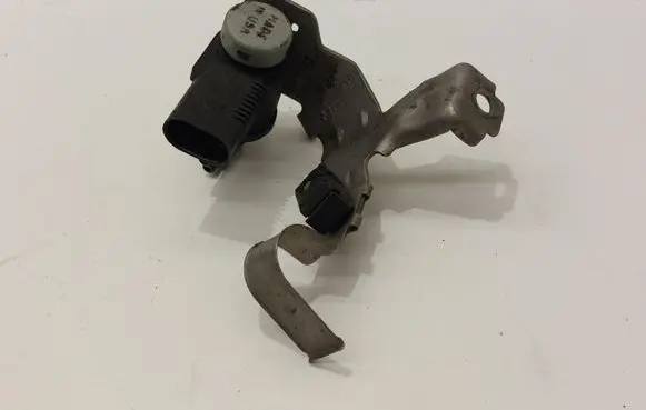 Volkswagen Caddy Turbo solenoid valve 1K0906283A 03L131051BH