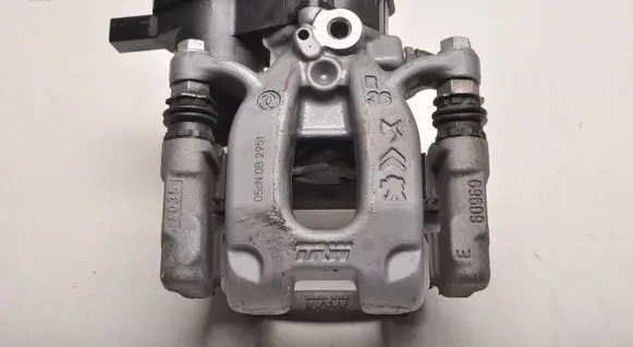 Opel Mokka B Rear brake caliper 9842295180