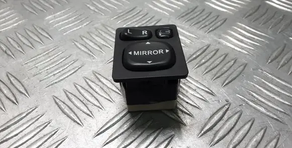 Toyota Land Cruiser (J120) Wing mirror switch 183575