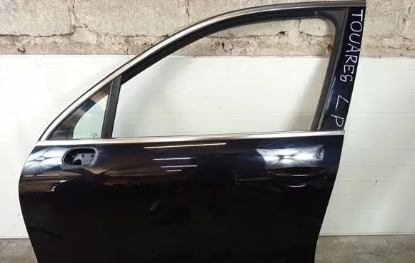 Volkswagen Touareg II Front door DRZWILP