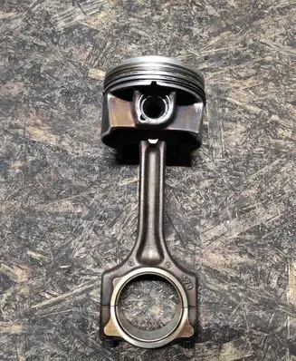 Mini Cooper Countryman R60 Piston with connecting rod