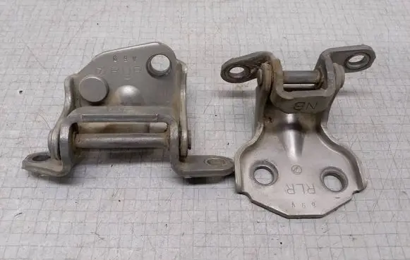 Subaru Legacy Rear door hinge set 