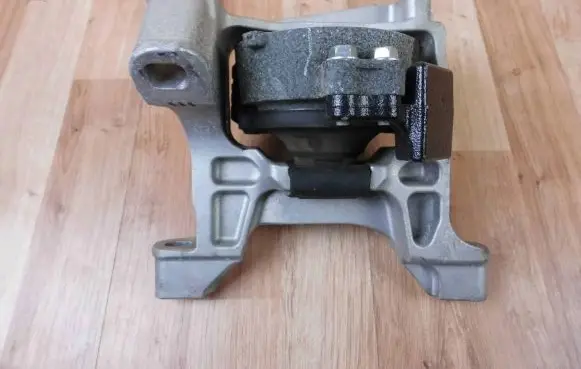 Mazda CX-5 II Engine mount bracket KD45K1442