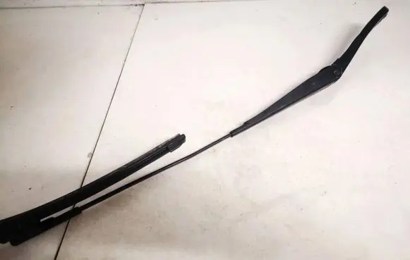 Opel Astra H Front wiper blade arm 13111220