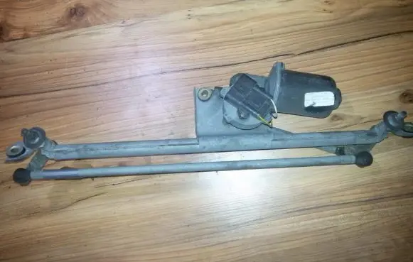 Opel Vectra B Front wiper linkage and motor