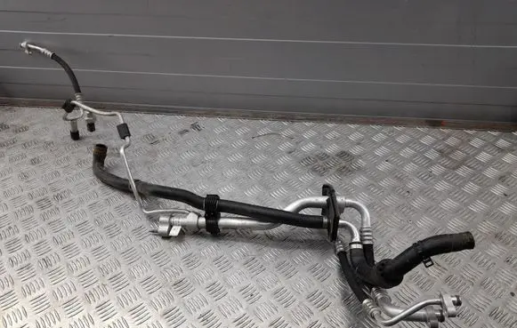 Mercedes-Benz GL X166 Air conditioning (A/C) pipe/hose A1668300100 A1668300696