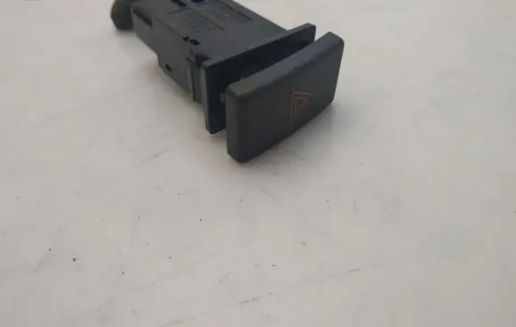 Toyota Avensis T250 Hazard light switch 157963
