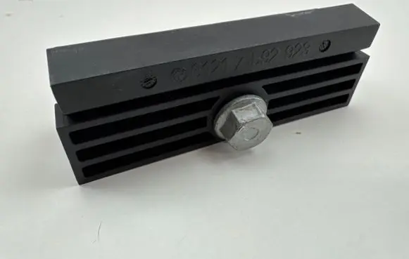 Battery bracket