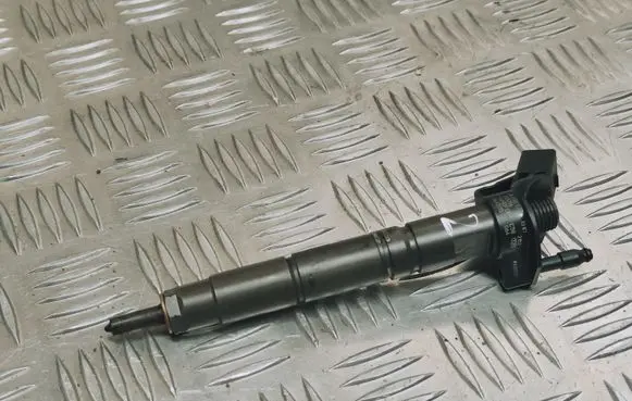 Mercedes-Benz GLK (X204) Fuel injector A6420701387