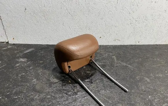 Mercedes-Benz S W221 Front seat headrest 