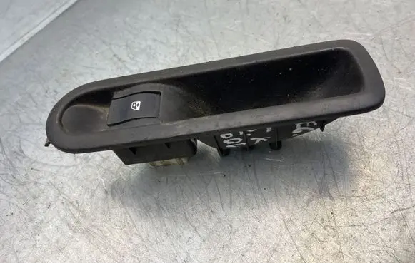 Renault Megane II Electric window control switch 156013870 21980