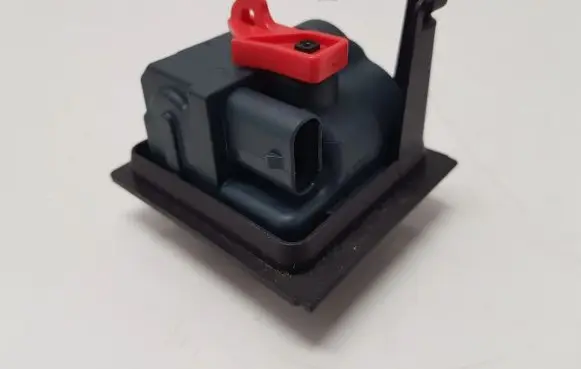 Fuel tank cap lock