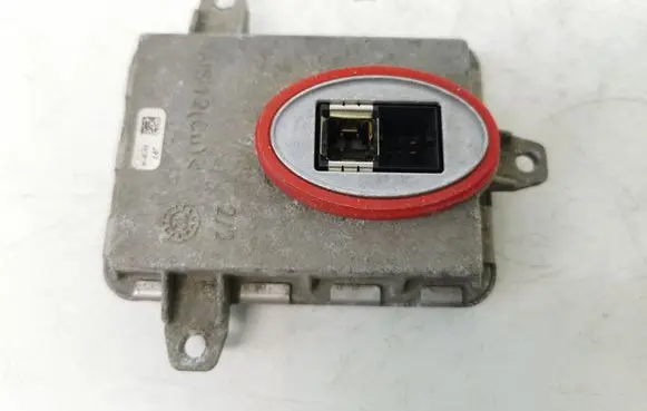 BMW X5 E70 Headlight ballast module Xenon 130732926301 7255724