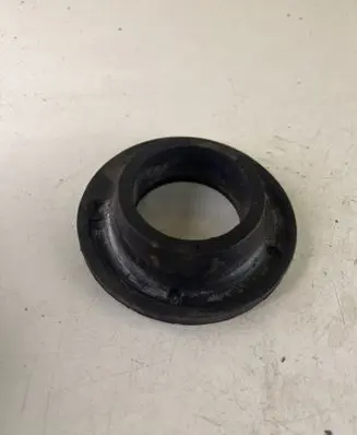 Jeep Grand Cherokee WL Front coil spring rubber mount 