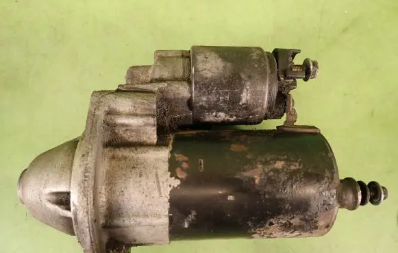 Volkswagen PASSAT B5 Starter motor