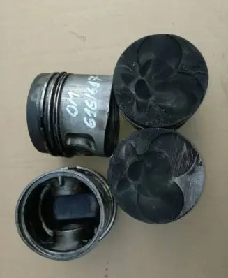 Mercedes-Benz W123 Piston 6160305917