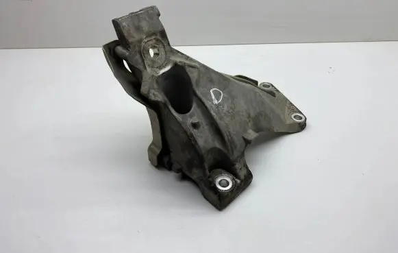 BMW X5 E70 Engine mounting bracket 6797921 58091210