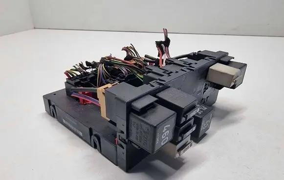 Skoda Octavia Mk2 (1Z) Fuse module 3C0937049E 27806 28022870