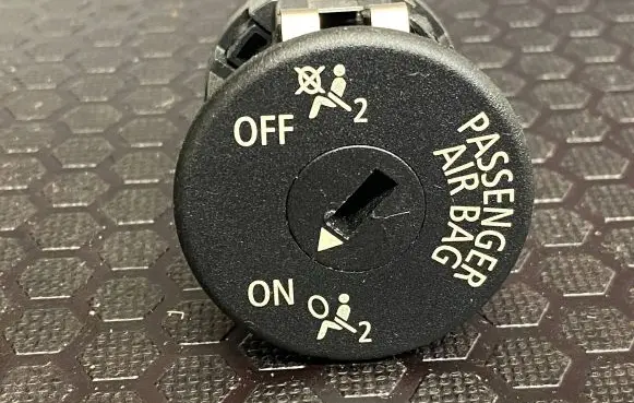 BMW 5 F10 F11 Passenger airbag on/off switch 9196886