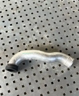 BMW 5 E60 E61 Intercooler hose/pipe 11884410
