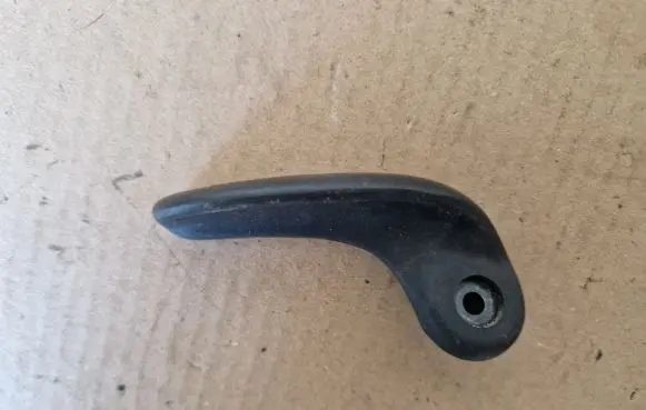 Volkswagen PASSAT B3 Seat adjustment knob 1H0881253A
