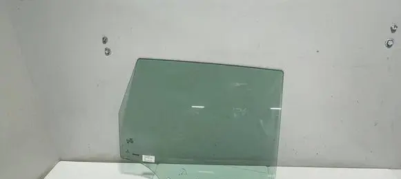Audi Q2 - Rear door window glass 81A845206 37779