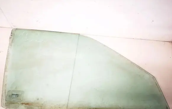 Peugeot 106 Front door window glass four-door