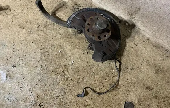 Mercedes-Benz SL R230 Front wheel hub 