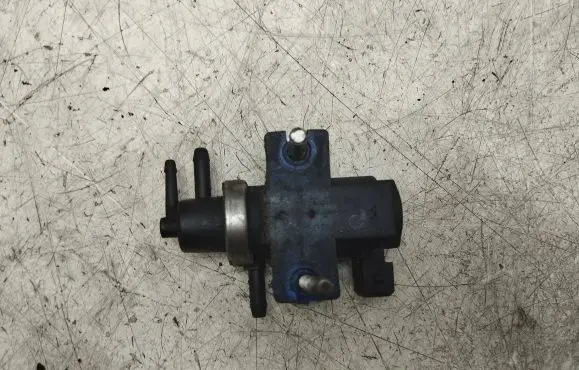 Audi A4 S4 B5 8D Turbo solenoid valve 1H0909627 72133320