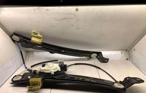 BMW 5 F10 F11 Front door window regulator with motor 72715639