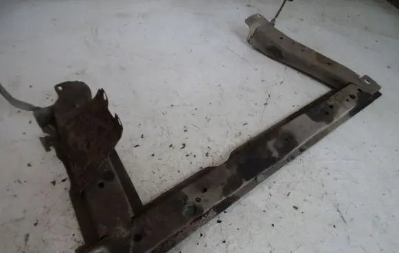 Renault Megane II Front axle beam 