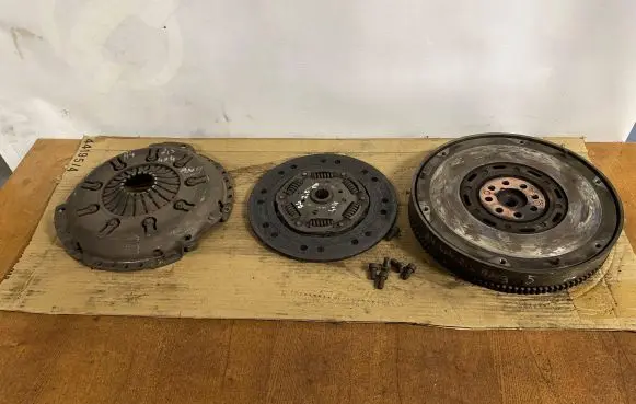 Audi A4 S4 B6 8E 8H Clutch set kit 059141031