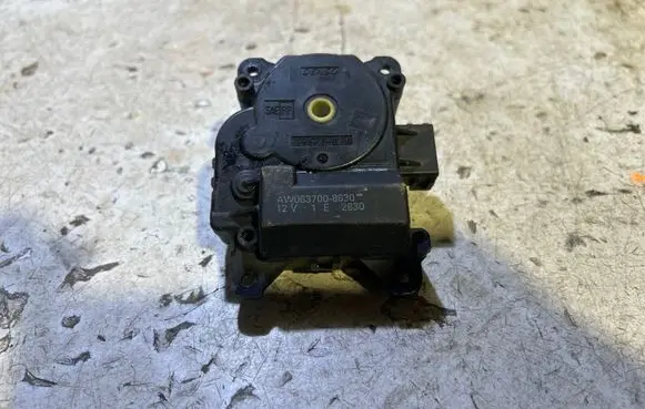Cadillac CTS Air flap motor/actuator AW0637008630 2830