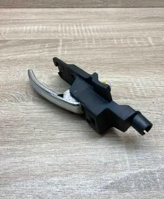 Chrysler Sebring (JS) Rear door interior handle 1FV25TRMAA 1FV27TRMAA