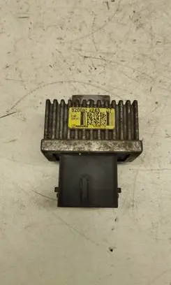 Renault Kangoo II Glow plug pre-heat relay 8200859243