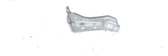 Honda CR-V Fender mounting bracket