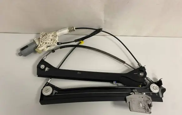 Mercedes-Benz CLK A209 C209 Front door window regulator with motor