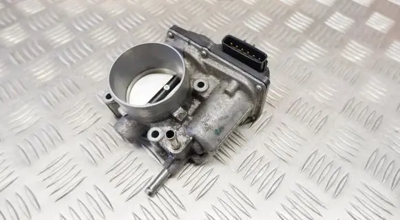 Toyota Auris E180 Throttle valve 220300T110