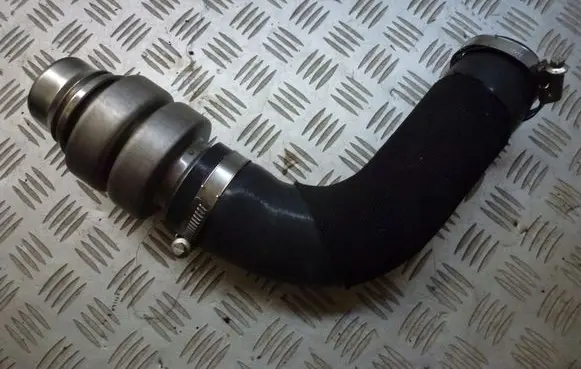 Jeep Wrangler Air intake hose/pipe