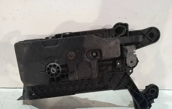 Battery tray