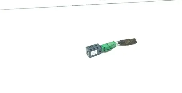 Audi A4 S4 B9 8W USB socket connector 5Q0035726