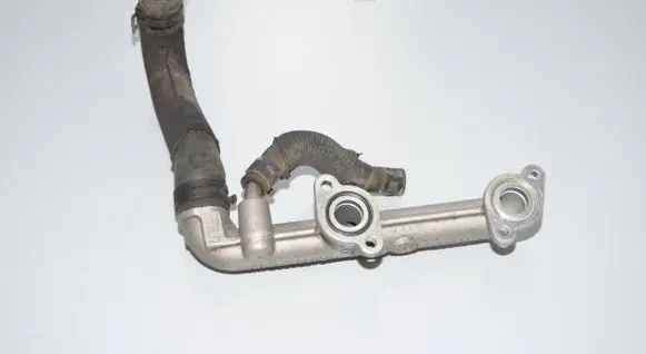 Engine coolant pipe/hose