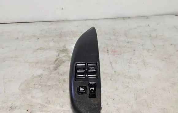 Toyota Yaris Electric window control switch