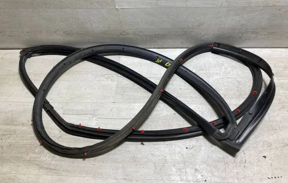 Ford Fiesta Rubber seal rear door H1BBA25324