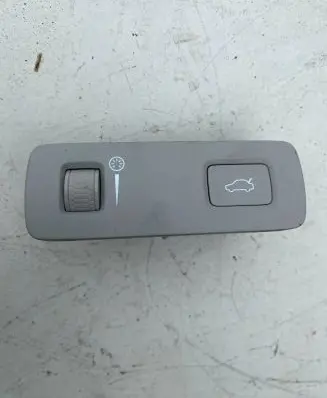 Volvo XC90 Tailgate opening switch 31481439 T19030023801 19W031