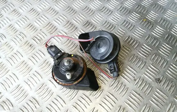 Audi A5 8T 8F Horn signal 8T0951223
