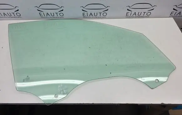 BMW X5 E70 Front door window glass four-door E000214