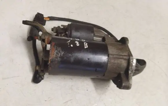 Audi A4 S4 B5 8D Starter motor 0986016330
