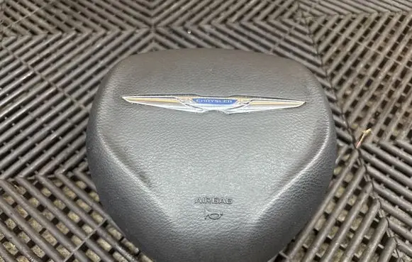 Chrysler Pacifica Steering wheel airbag P5UQ82DX9AF